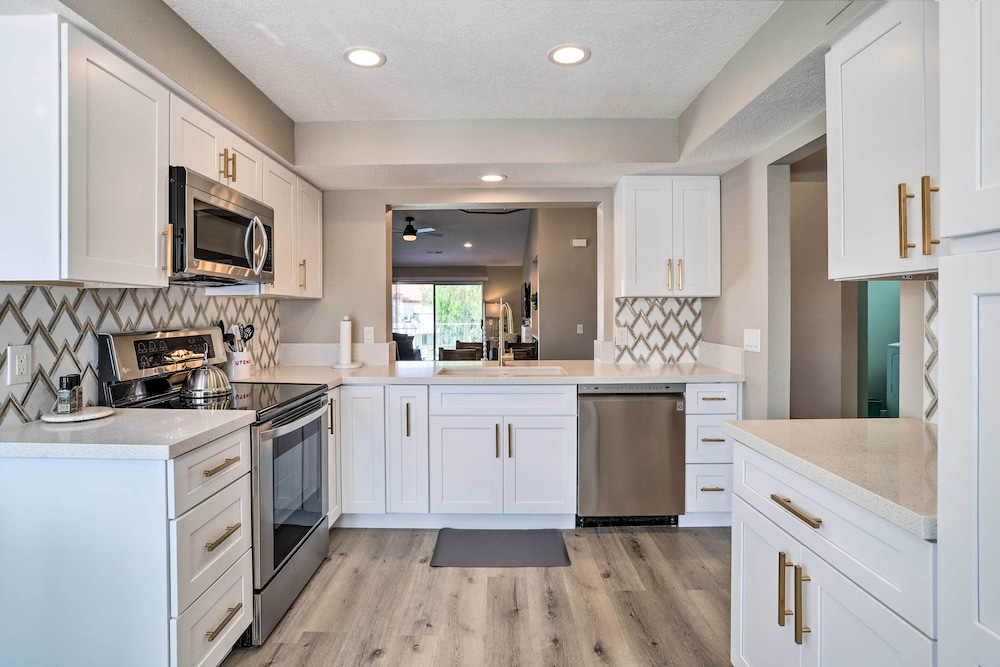 Chic Palm Desert Condo with Resort Style Amenities - photo 8
