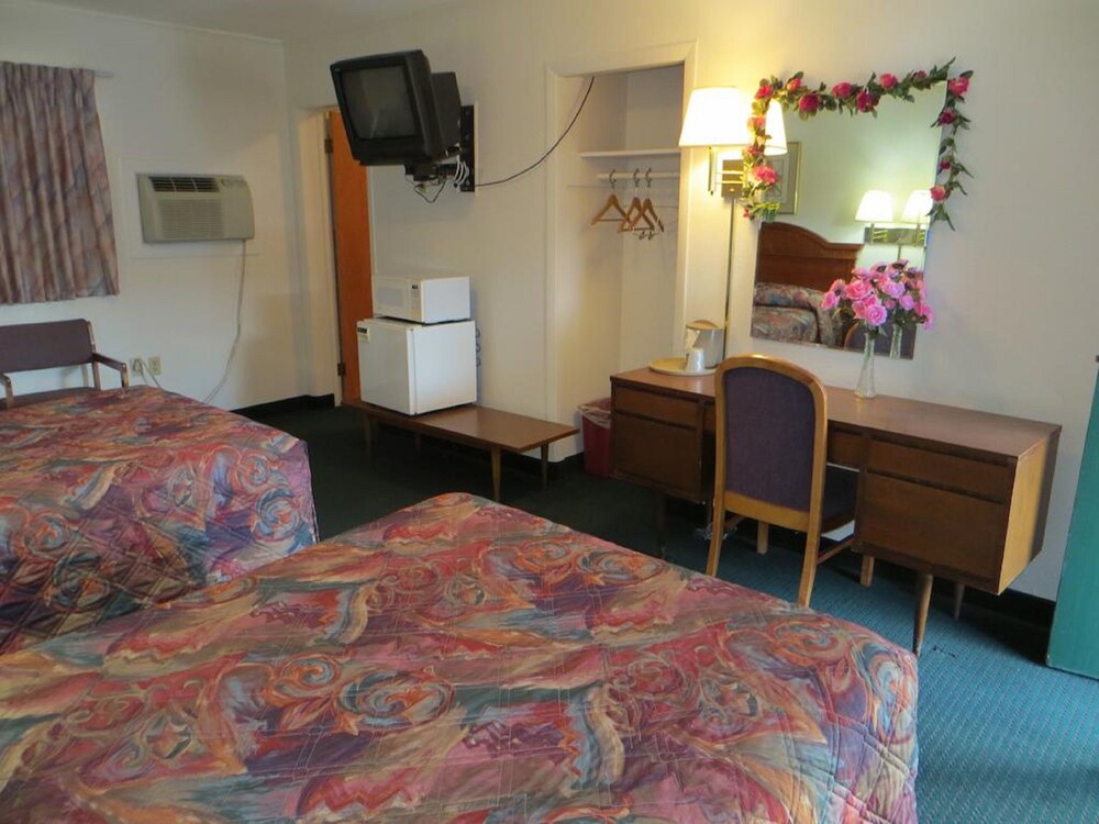 Regal Inn Clayton - photo 12