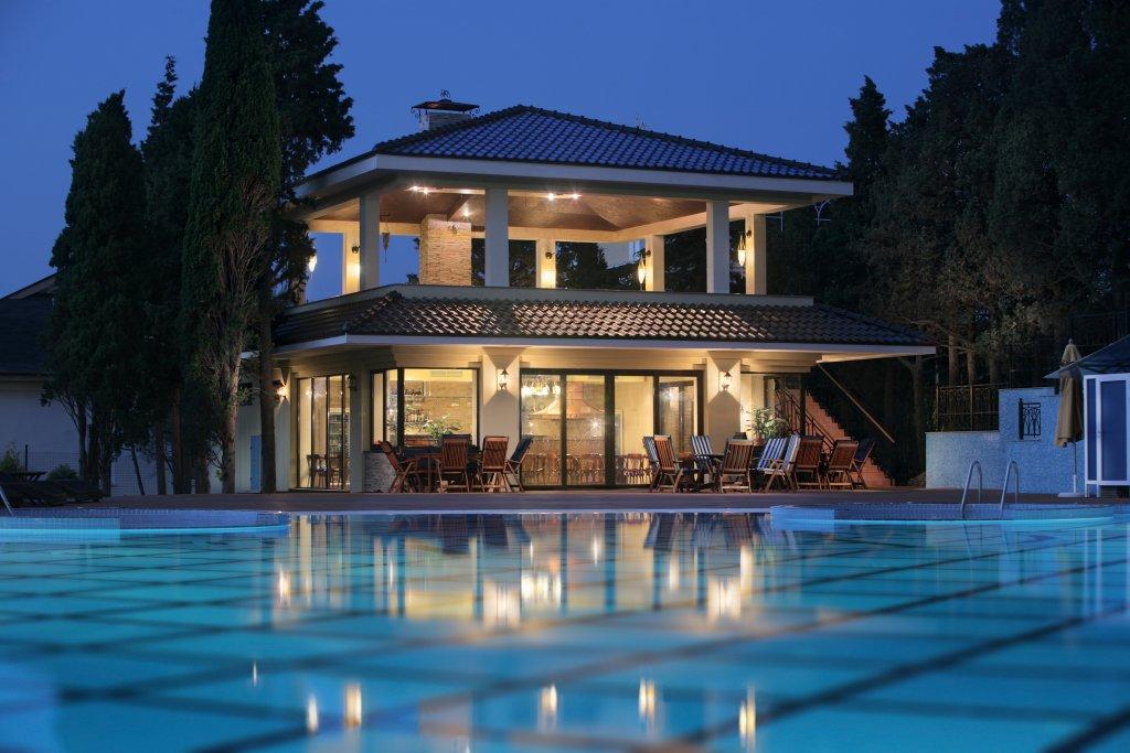 Respect Hall Resort Hotel — hotel in Yalta