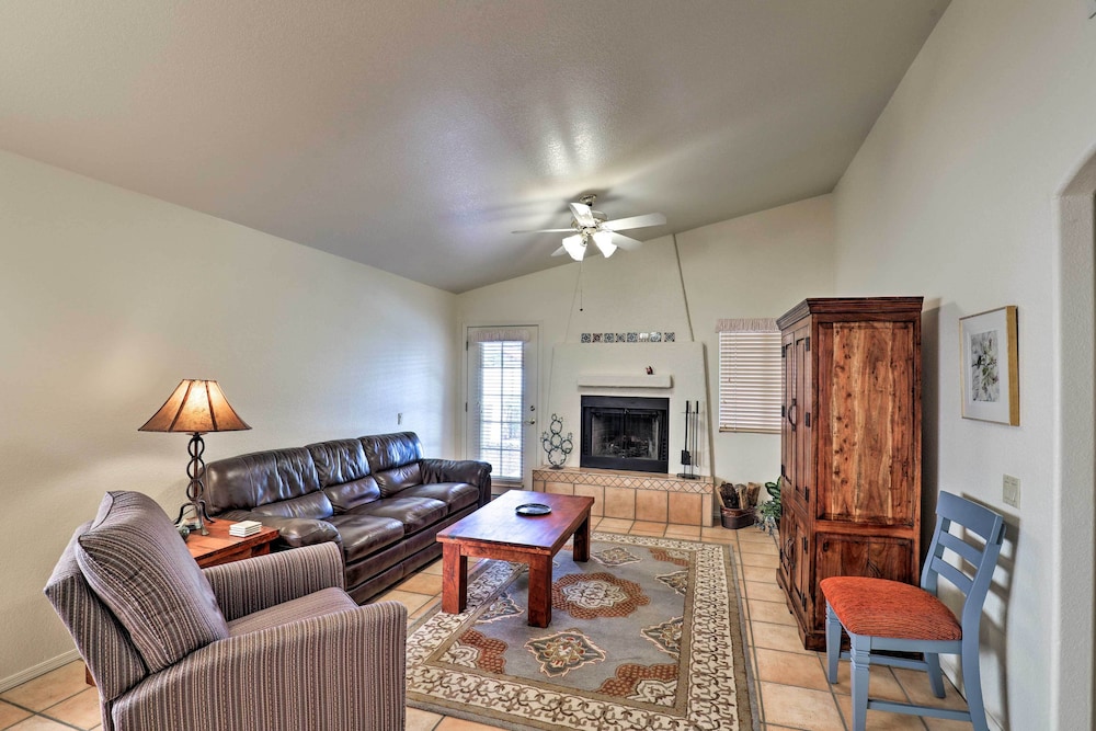 Tucson Area House with Pool Access And Mountain Views — 4-Star Luxury Hotel in Tucson, United States