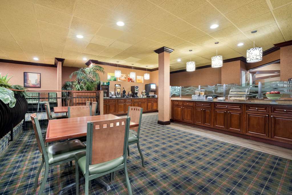 Quality Inn & Suites Syracuse Fairgrounds - photo 38