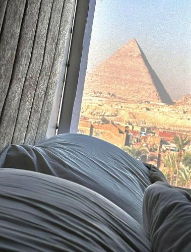 Linda Pyramids view — Cairo — photo 2