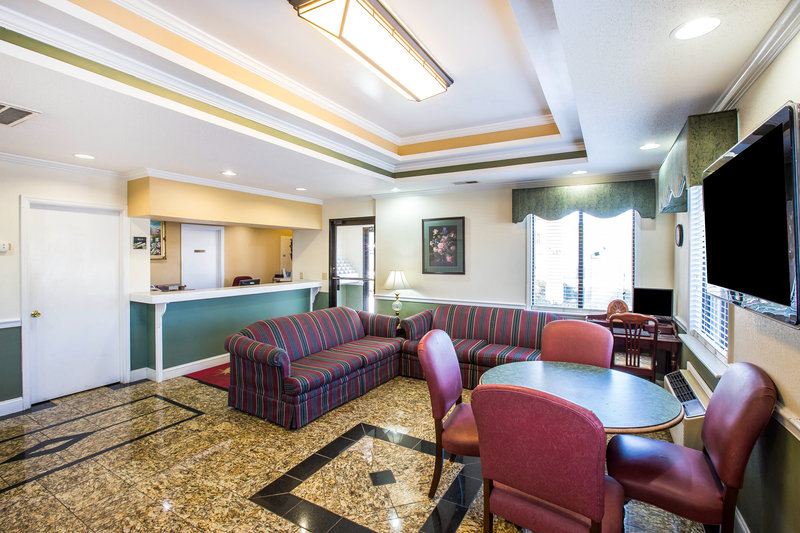 Relax Inn Milledgeville - photo 3