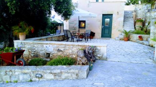 Tzitzifes Stone Mansion — 4-Star Luxury Hotel in Vryses, Greece