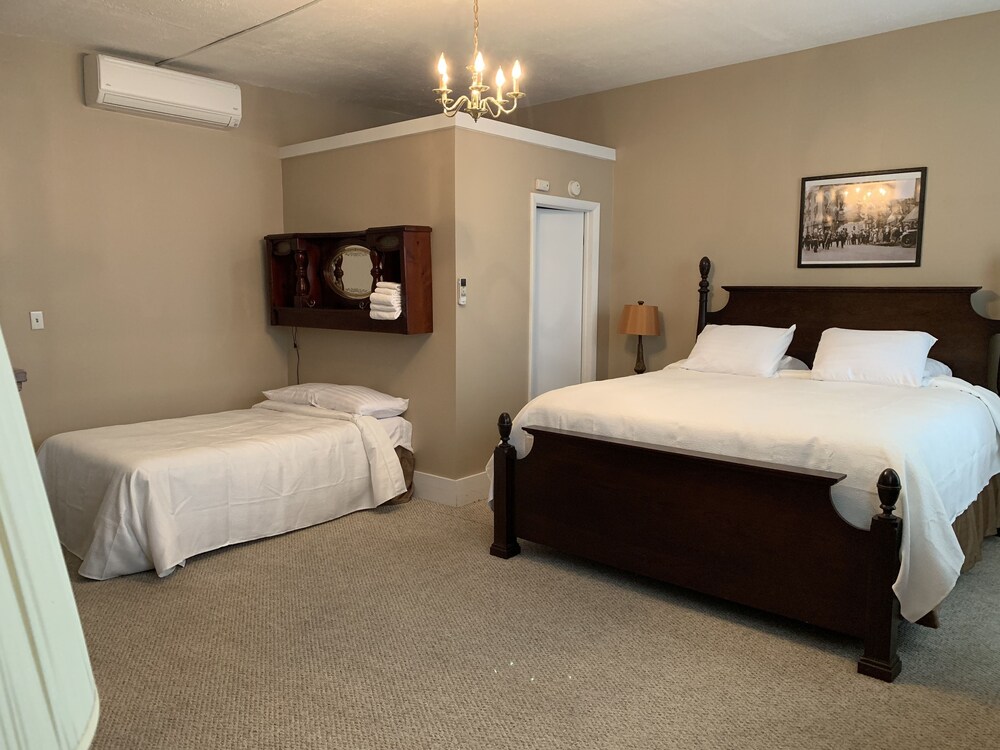 The Hotel Belvidere - photo 2