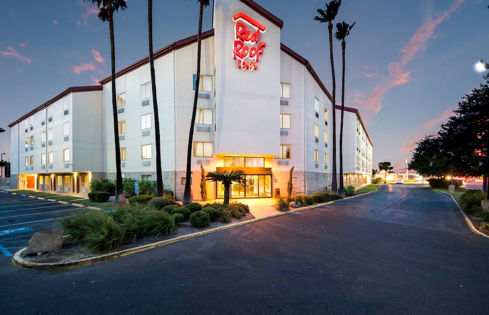 Red Roof Inn Laredo - photo 33