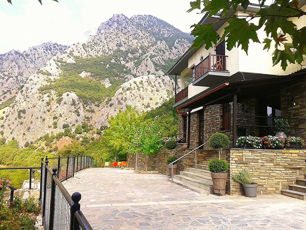 Hotel Pyli — Pyli
