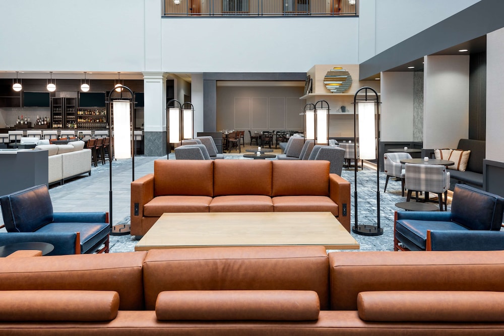 Hilton Charlotte Airport - photo 4