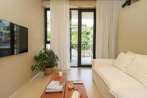 Vake Oasis Modern and Comfortable Apt by Wehost