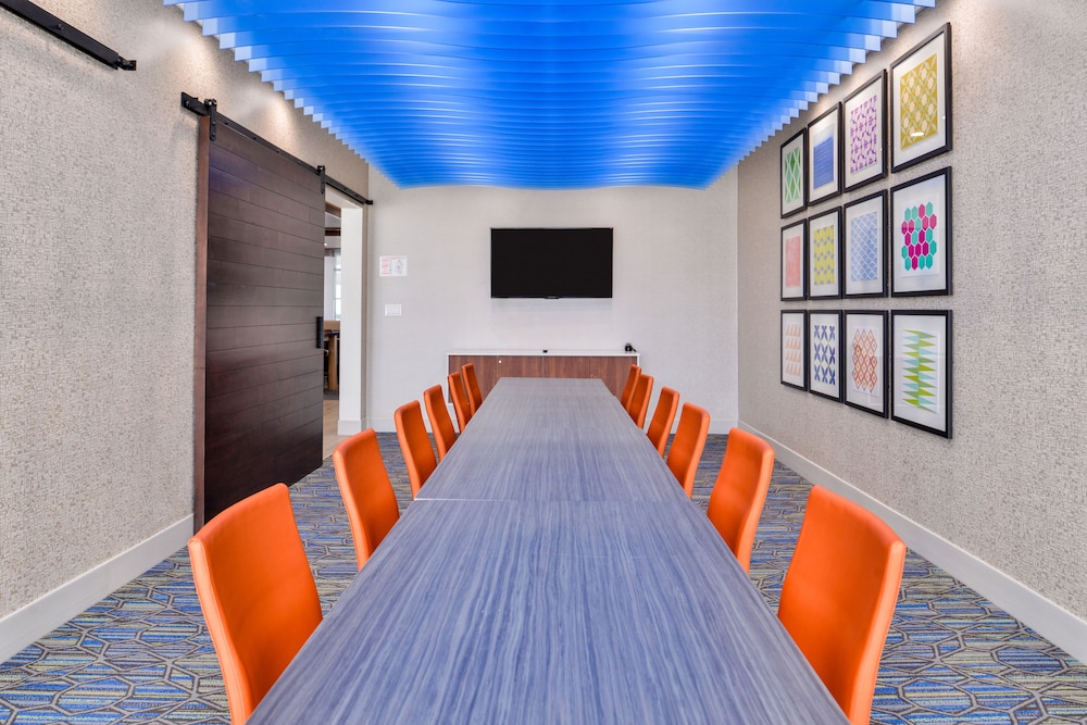 Holiday Inn Express Early by IHG - photo 40