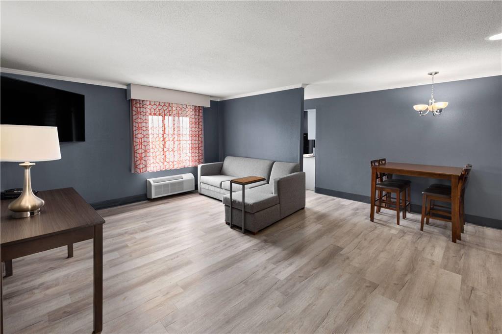 La Quinta Inn & Suites by Wyndham Goodlettsville Nashville - photo 30