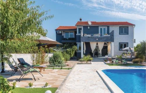 Four Bedroom Holiday Home In Skradin Dubavice — 5-Star Luxury Hotel in Skradin, Croatia