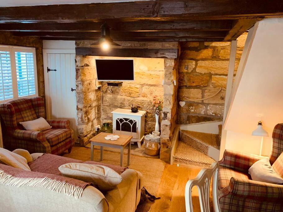 Cosy 400yr Old Cottage Flowergate Whitby Sleeps 6