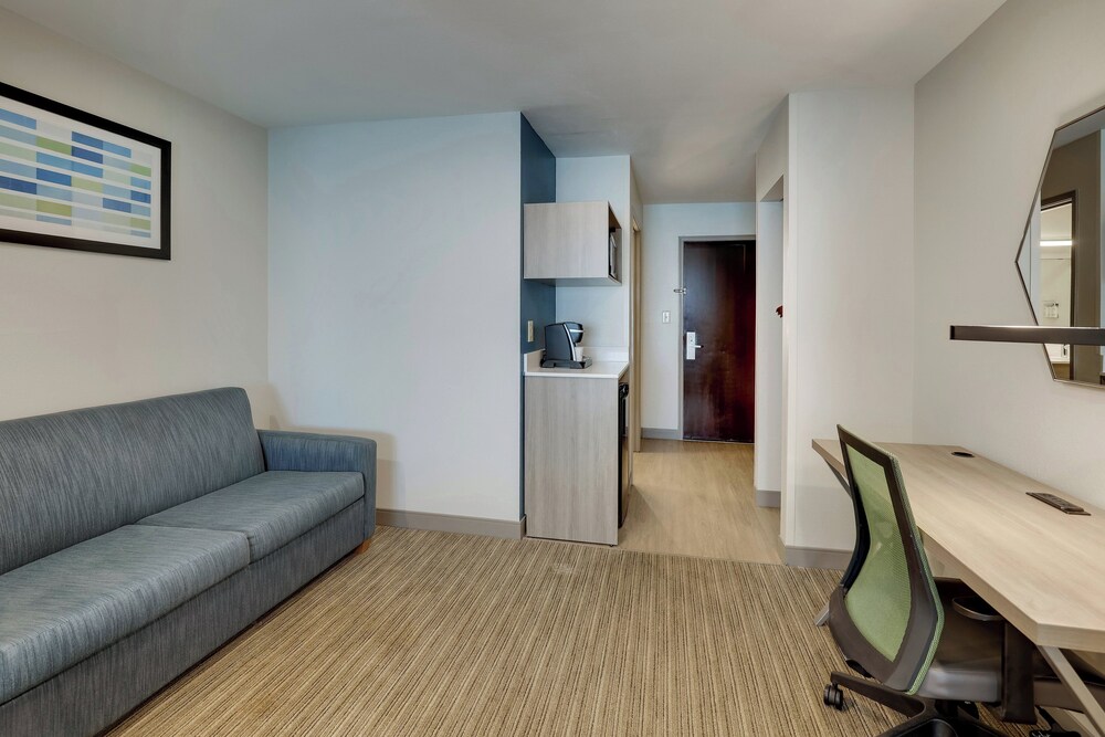 Holiday Inn Express Hotel & Suites Hinesville East Fort Stewart - photo 75