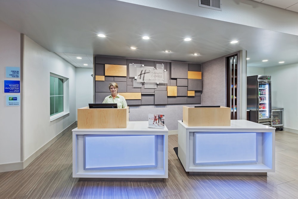Holiday Inn Express & Suites Coffeyville by IHG - photo 39