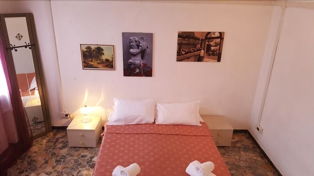 Residenza Donini in Venice Suite 1 — 4-Star Luxury Hotel in Venice, Italy