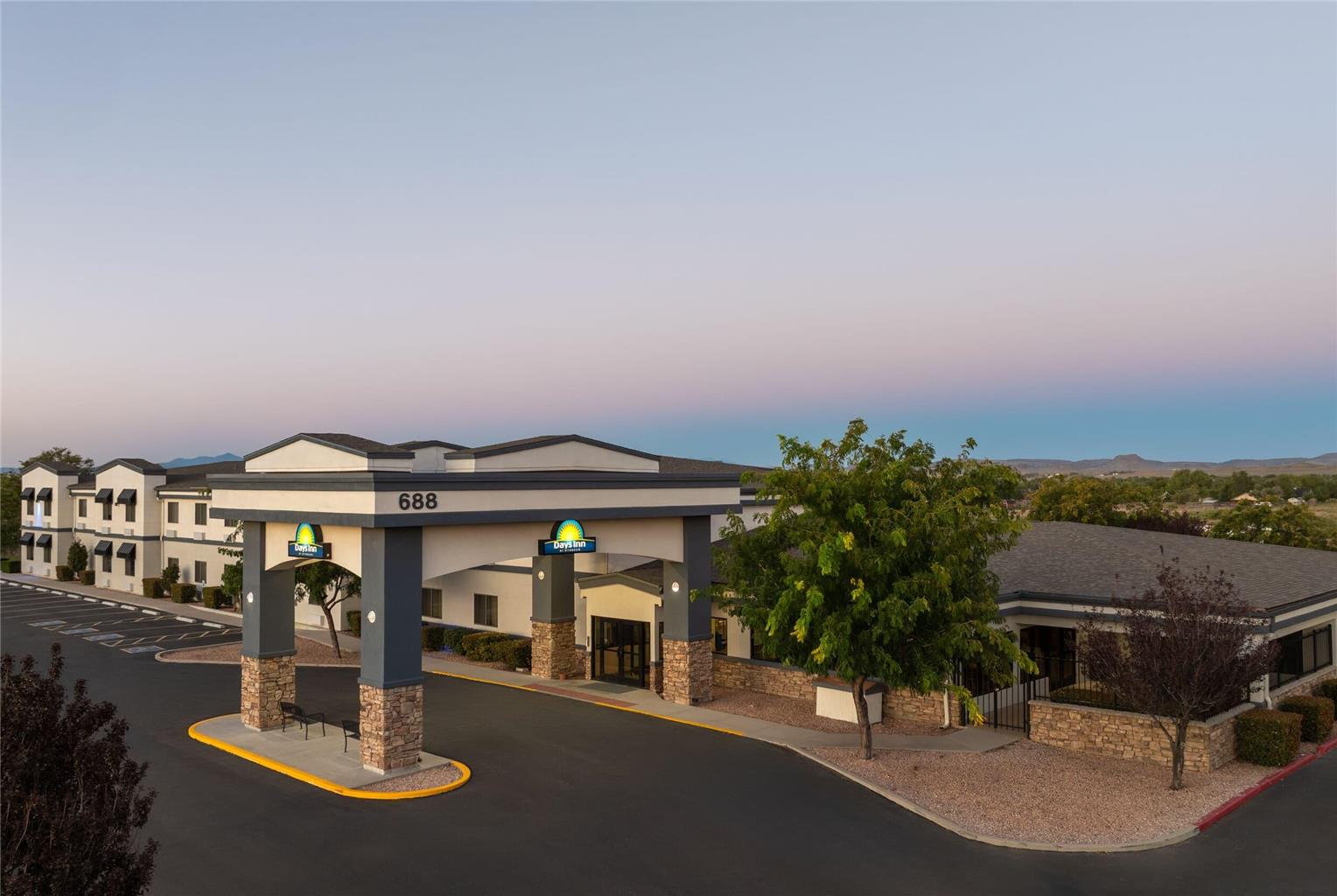 Days Inn by Wyndham Chino Valley - photo 3