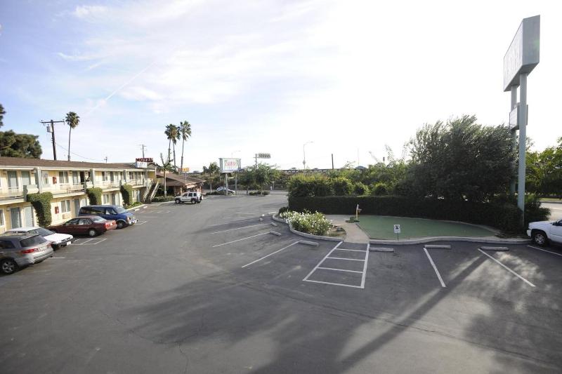 Victoria Motel - photo 18
