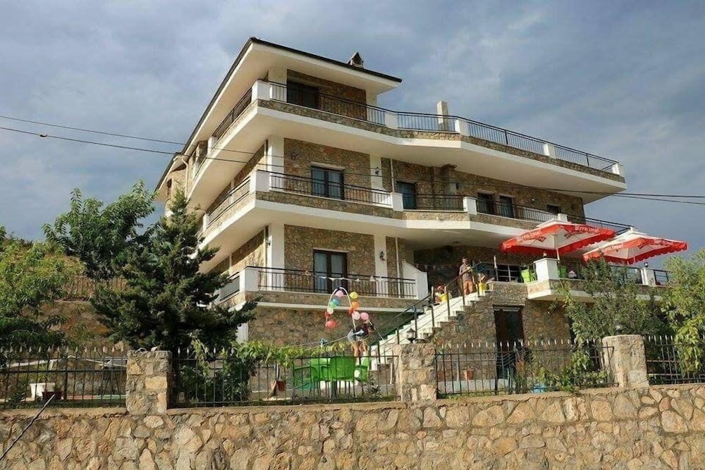 Stone Dream — hotel in Udenisht