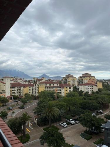 Century City Studio with Table Mountain Views
