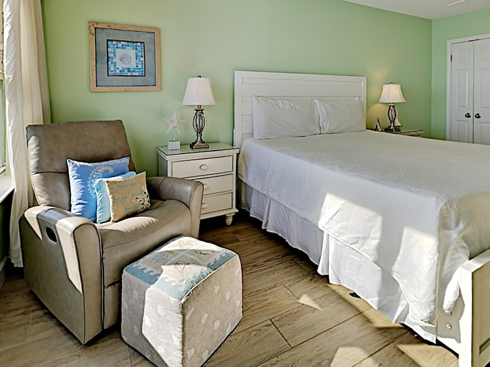 Emerald Towers West - photo 12