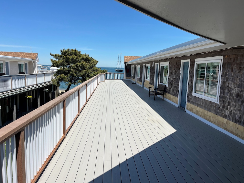 Vineyard Harbor Motel Private Beach - photo 328