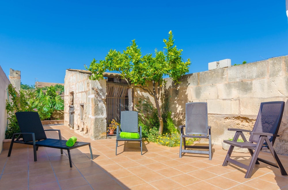 Can Salas — 4-Star Luxury Hotel in Porreres, Spain