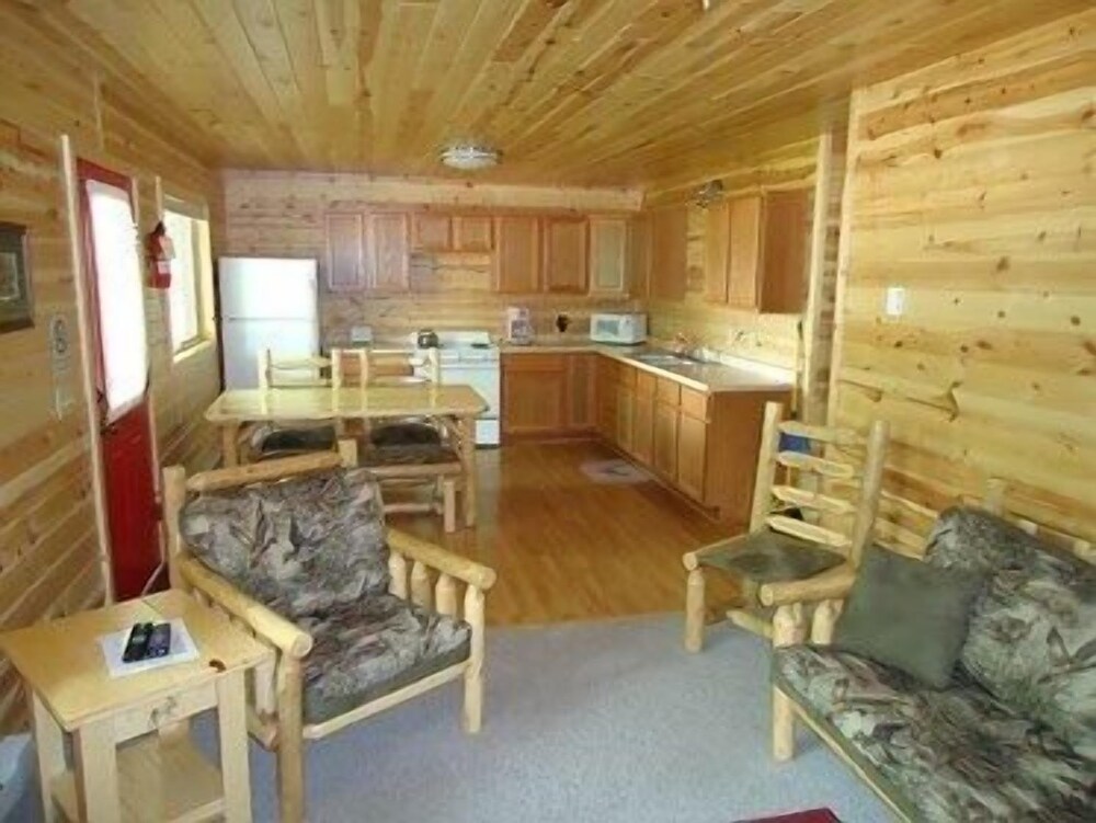 Red Door Resort & Motel - photo 9