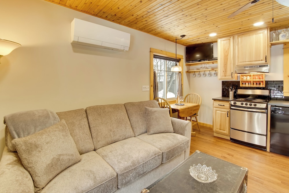 Deck & Fire Pit: Yakima River Retreat in Cle Elum in Cle Elum, United States