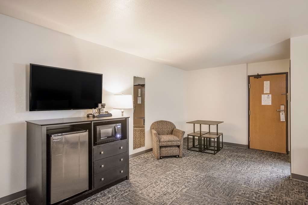 Americas Best Value Inn Birch Run - photo 16