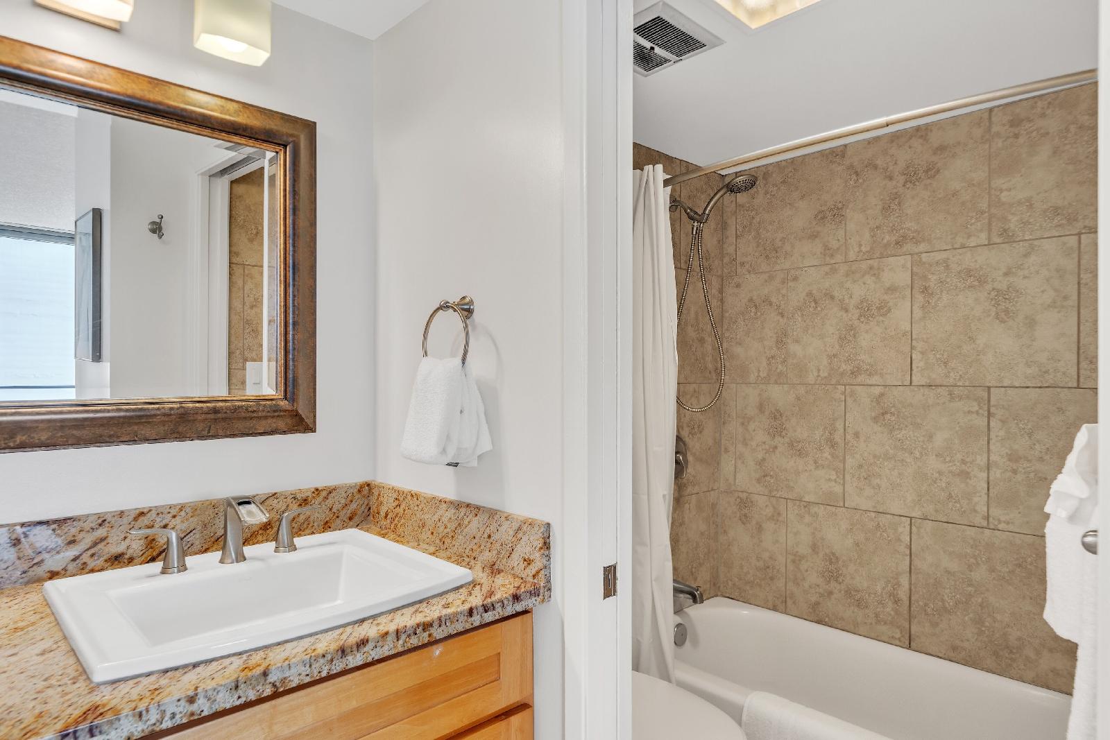 Waikiki Banyan Condo With Panoramic 37th Floor Ocean Views by Koko Resort Vacation Rentals - photo 24