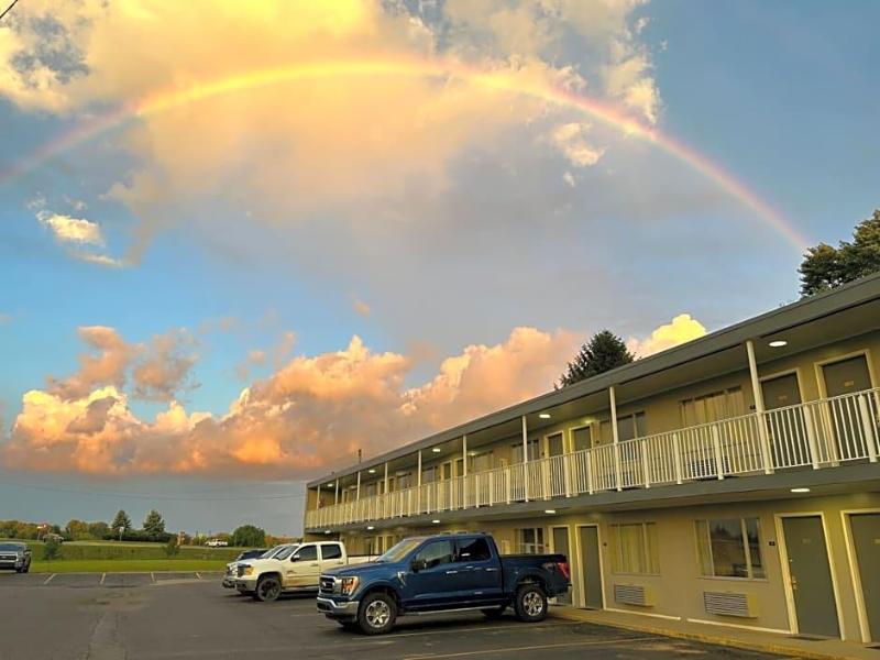 Lake Logan Inn - photo 20
