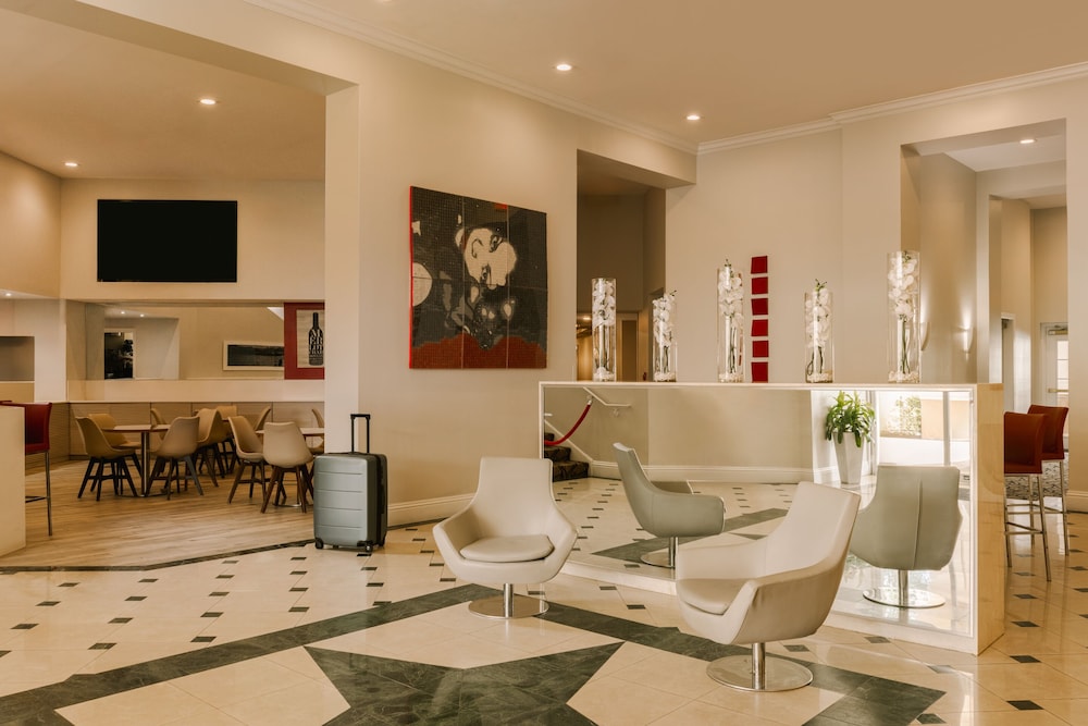 The Point Hotel & Suites by Sonder - photo 20