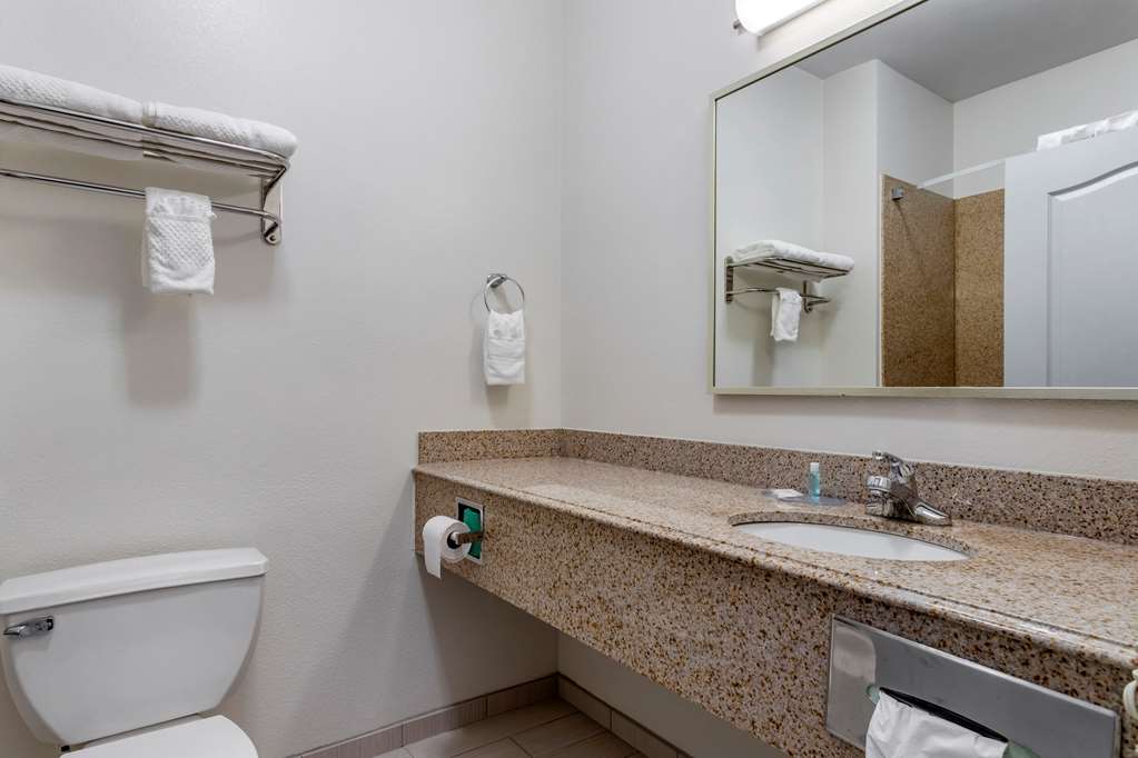 MainStay Suites Port Arthur Beaumont South - photo 9