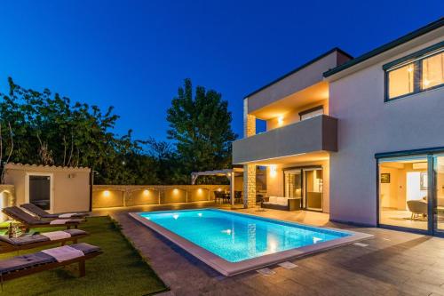 Villa Nika — 4-Star Luxury Hotel in Fazana, Croatia