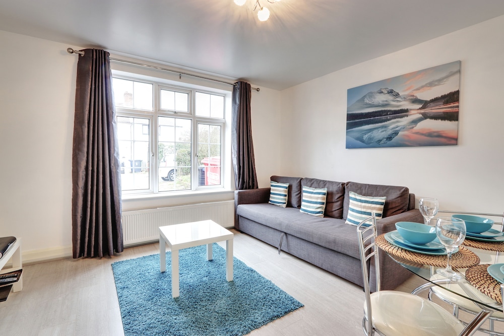 Walter Place — 4-Star Luxury Hotel in Edgware, United Kingdom