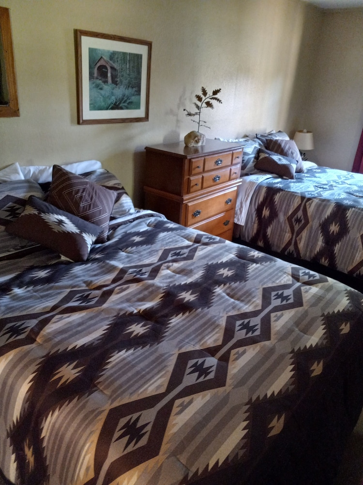 Cedar Falls Motel - photo 5