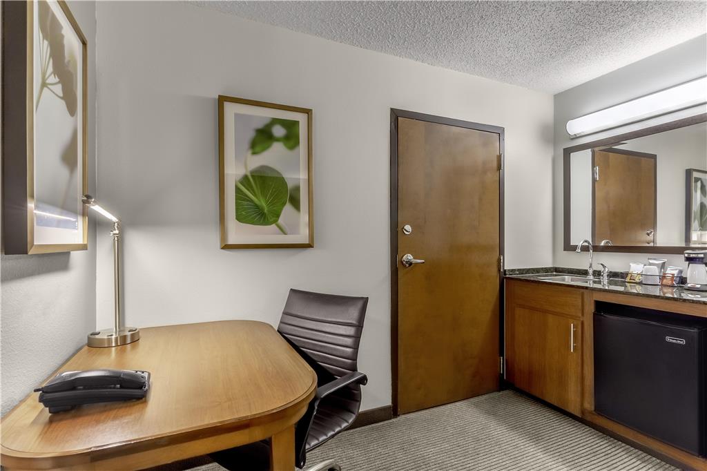 Hyatt Place Charlotte Airport Billy Graham Parkway - photo 8
