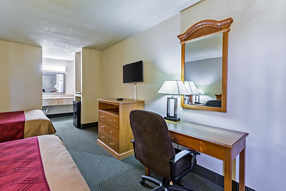Eco Inn Suites by Hotel O Baytown - photo 16