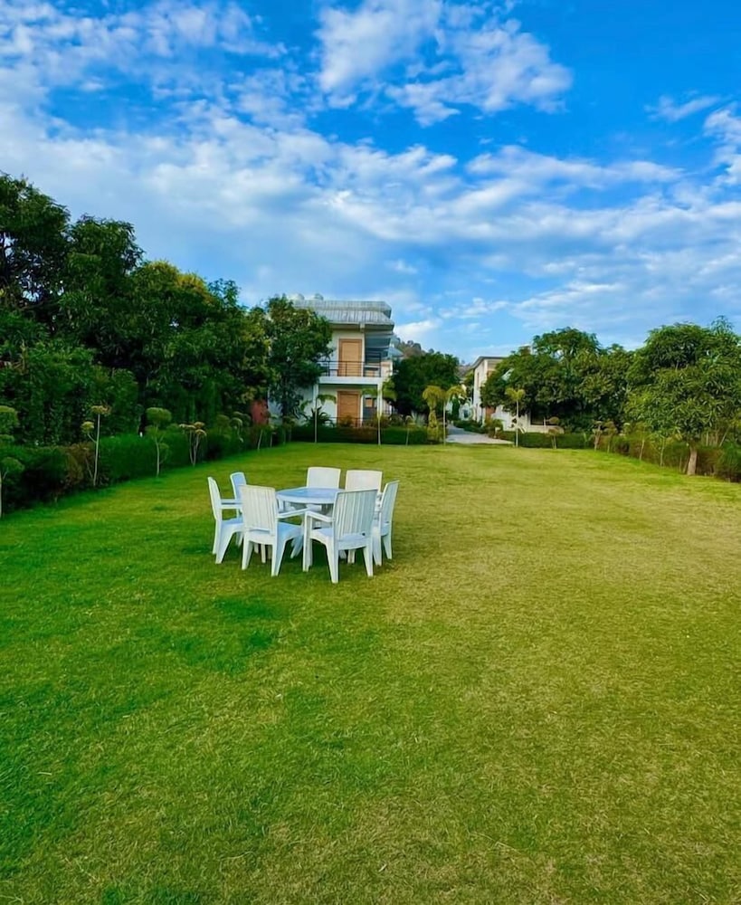 Karmacasa Resort By Buransh Group — Ramnagar