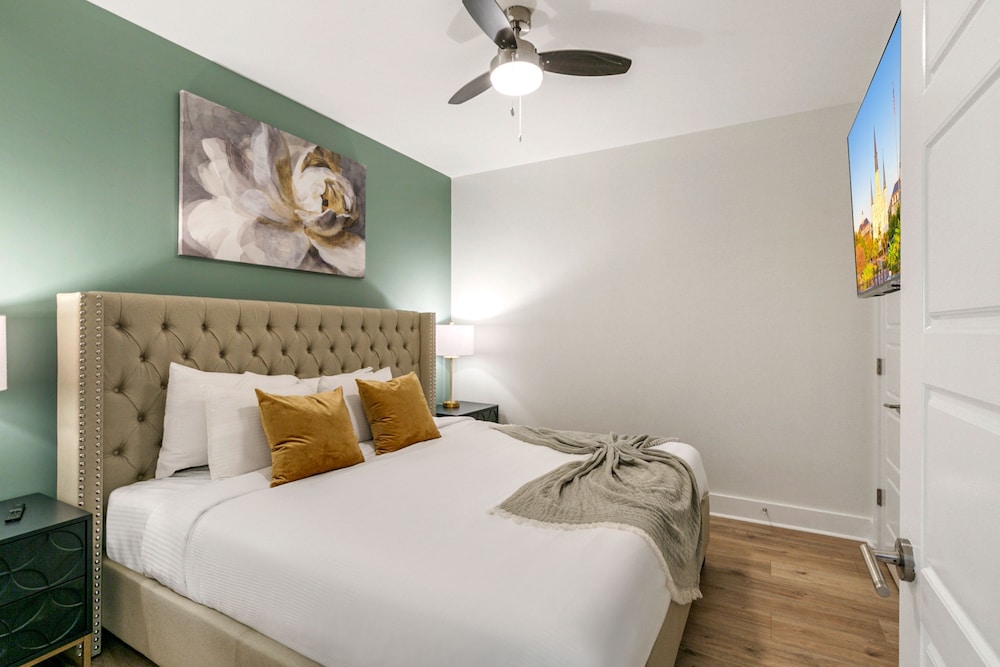 Mardi Gras Suites NOLA's 4BR Elegance - photo 11