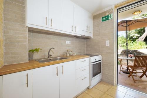 Galatas Maisonette — hotel in Galatas
