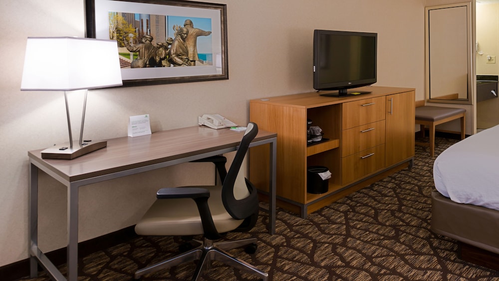 Holiday Inn Hotel & Suites Warren by IHG - photo 4