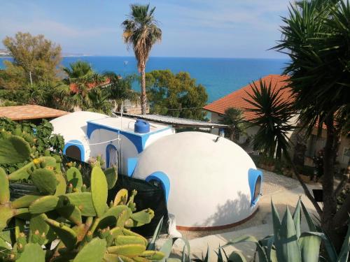 Oasi Sul Mare Bungalow a 120m dalla spiaggia — 4-Star Luxury Hotel in Sciacca, Italy