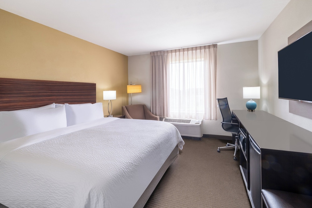 Garner Hotel Clarksville Northeast by IHG - photo 17