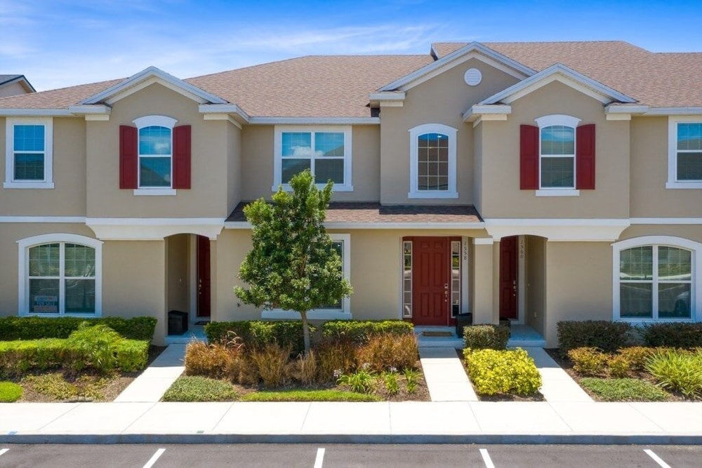 Luxury Town With Splash Pool In Solara Resort 4 Bedroom Townhouse by RedAwning - photo 25