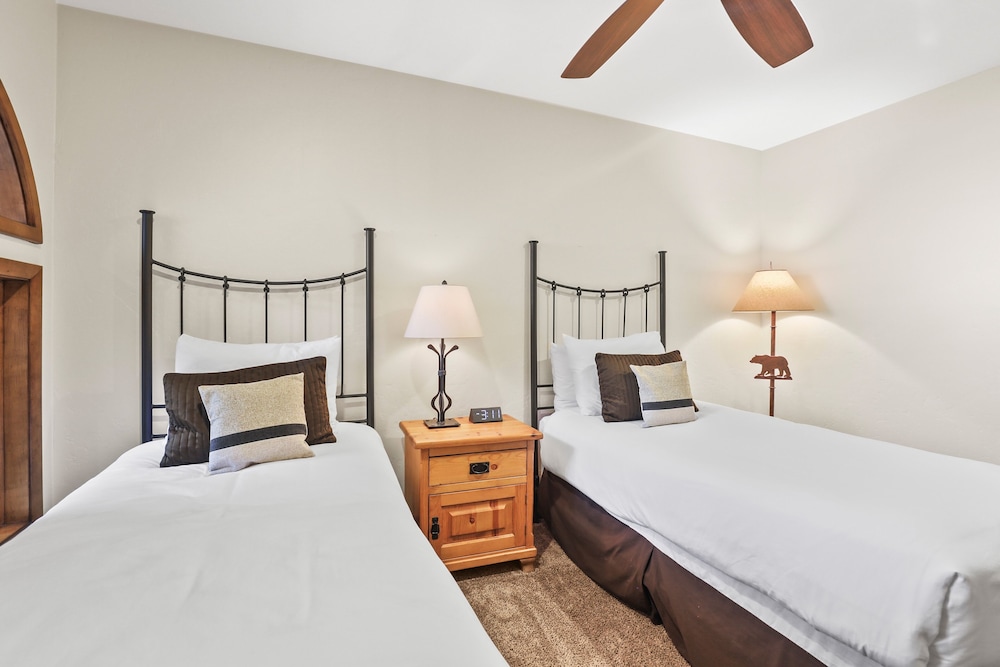 Fairway Village 2570 - photo 6