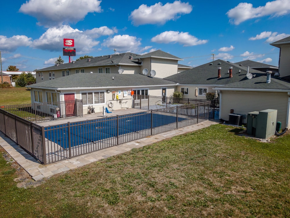 American Inn and Suites Dundee - photo 23