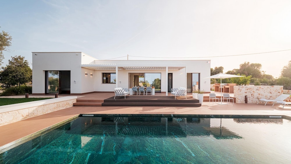 Villa Dianora 6 Emma Villas — 4-Star Luxury Hotel in Carovigno, Italy