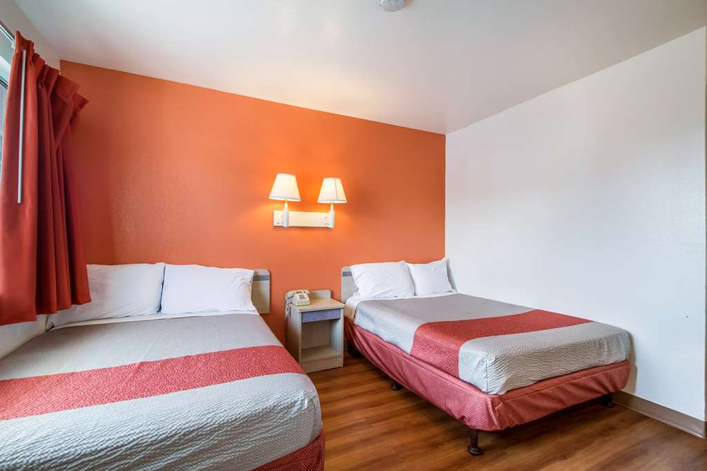 Motel 6 Wendover UT - photo 15